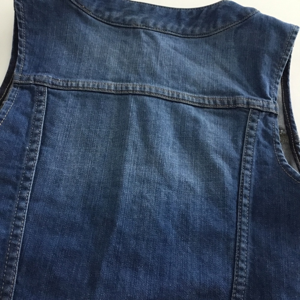 LOVELY BOSTON PROPER DENIM CROP VEST - Picture 7 of 10